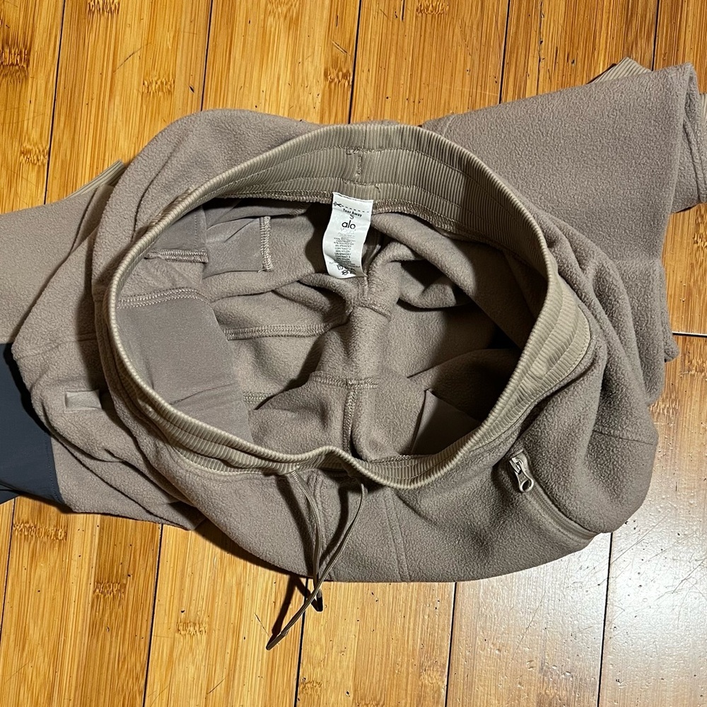 ALO Yoga Polar Fleece Jogger in Gravel Anthracite Size S - Picture 7 of 16
